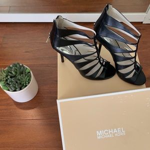 Michael Kors Leather Pumps
